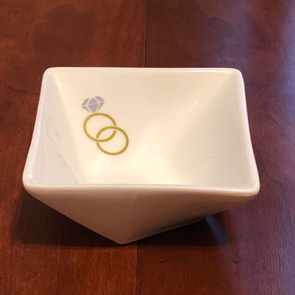 ๐๐ The Diamond Dish ๐๐ - Picture 2 of 3